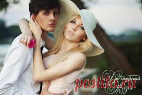 Она вообще немного странная... Такая необычная и пряная...
На вид безумно нежная...
И далеко не безмятежная...
Она любить умеет сильно...
Не держит никого насильно...
Её мечты не связаны с деньгами... Она с такими идёт разными путями...
Она не любит пафос и ничтожность...
Несправедливость, ложь и гордост