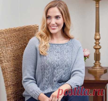 Серый джемпер с ажурной вставкой на полочке 
#джемпера_спицами