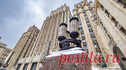 В МИД России ввели санкции в связи с провокацией против корреспондента на Кипре. В МИД России заявили, что российская сторона вводит запрет на въезд лицам, причастным к провокации против российского корреспондента «Российской газеты» Александра Гасюка на Кипре. Читать далее