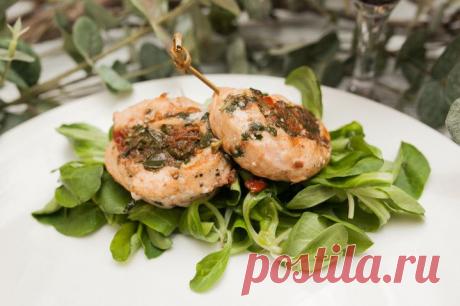 рулоны из семги, фаршированные пастой