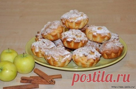 Сочные яблочные кексы