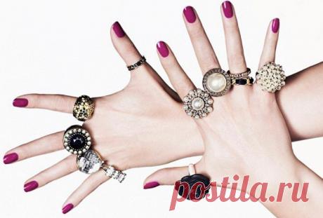 На какой палец надевается кольцо? Корректируем женскую судьбу