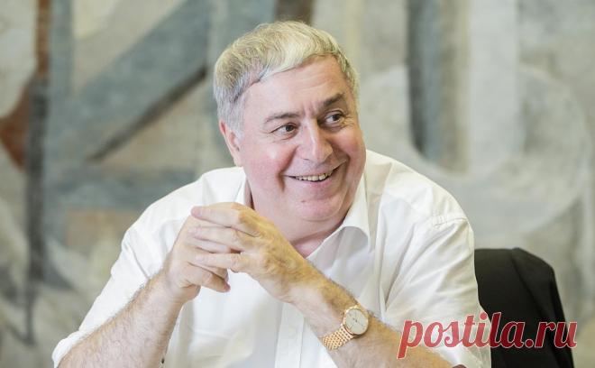Гуцериев досрочно погасил долг перед «Трастом» по соглашению на ₽130 млрд. Михаил Гуцериев практически полностью закрыл долги перед банком «Траст», сообщил РБК его глава Александр Соколов. Бизнесмен может стать первым, кто исполнит обязательства, возникшие из-за санации банков «московского кольца»