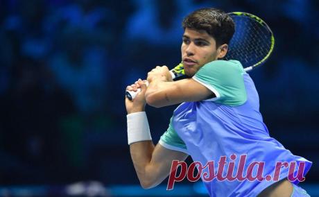 Алькарас неожиданно проиграл Рууду на Итоговом турнире ATP. Норвежец одержал победу со счетом 6:1, 7:5. Он впервые за пять матчей обыграл Карлоса Алькараса. Позднее в этой группе сыграют Андрей Рублев и Александр Зверев