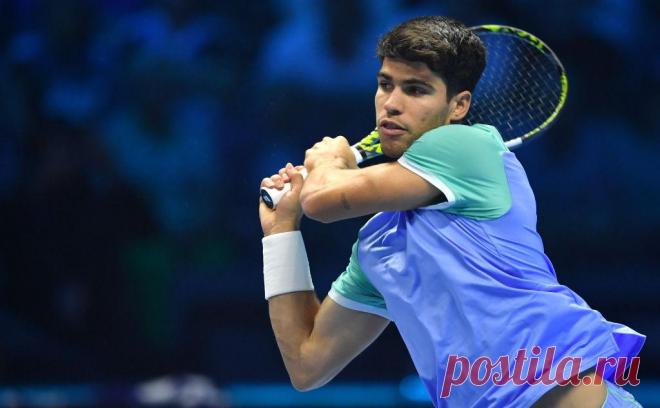 Алькарас неожиданно проиграл Рууду на Итоговом турнире ATP. Норвежец одержал победу со счетом 6:1, 7:5. Он впервые за пять матчей обыграл Карлоса Алькараса. Позднее в этой группе сыграют Андрей Рублев и Александр Зверев