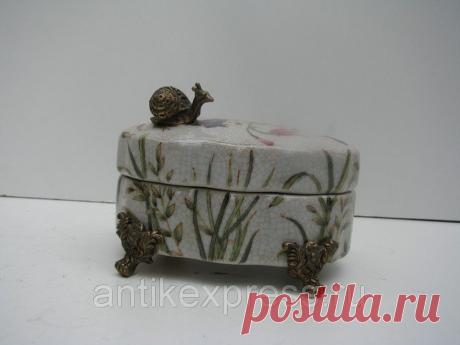 Старинная шкатулка улитка