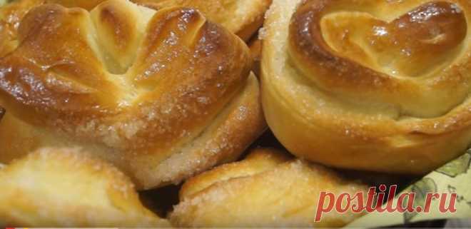 Булочки Домашние. Вкуснейший рецепт! 
Булочки домашние, пышные, красивые, ароматные и очень вкусные!
ИНГРЕДИЕНТЫ
молоко - 500 мл.
сахар - 1/2 ст.
мука - 800гр.
масло растительное - 50 мл.
соль - 1/2 ч.л
яйцо - 1 шт.
опара:
дрожжи сырые -…