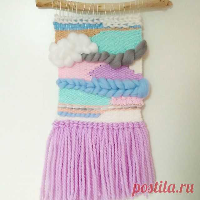 Вдохновение любимыми цветами ❤ когда смотрю на получившийся коврик, возникают ассоциации с чем-то воздушным и лёгким , сладким и нежным ☁☁☁
Мне кажется, что надо окружать себя вещами , которые создают настроение , эту роль очень хорошо выполняют предметы декора . Именно поэтому в некоторых квартирах/комнатах/домах ты хочешь разглядывать каждую деталь, когда всё подобрано со вкусом , гармонично и стильно. И коврик / гобелен может одним из предметов такого интерьера ❤ 
Готов...