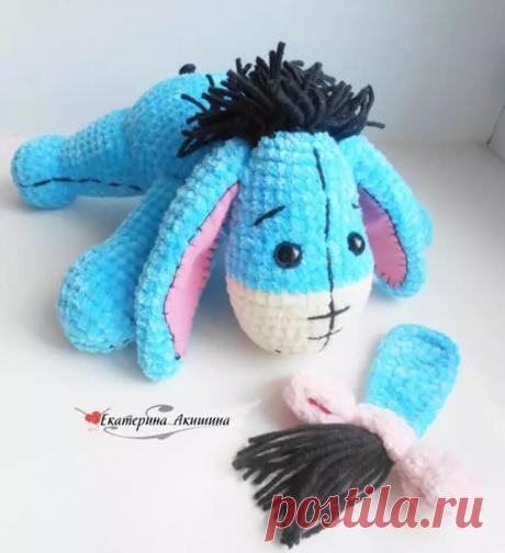 Бесплатный мастер-класс по вязанию Ослик Иа-Иа крючком. Автор описания - Evelyn Pham. 🧶Схемы вязания игрушек IRINELY.ART🧵