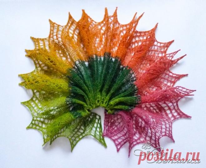 Под тихое шуршание листвы вяжу я листики из пряжи . . - запись пользователя Светлинка (Светлинка) в сообществе Вязание спицами в категории Вязание шали спицами Всем доброго вечера! Представляю вам мою работу - шаль-бактус  Yapraklı Baktus by Çiğdem Atalay, описание абсолютно бесплатное и живёт на Ravelry ravelry.