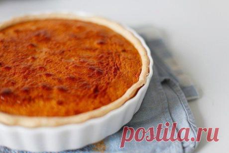 Пирог с яблоками и сгущенкой