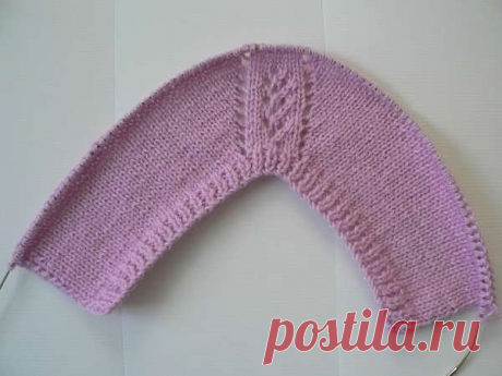 КАК СВЯЗАТЬ
Тапочки-следочки

Набираем на круговые спицы 67 петель. Вяжем 4 ряда резинкой 1х1.
5-й ряд: 1-кромочная, 29-лицевых, накид, 7-лицевых, накид, 29-лицевых, 1-кромочная.

6-й ряд и все четные вяжем изнаночными петлями.
7-й ряд и все нечетные вяжем лицевыми, делая накиды до и после 7-ми центральных петель.
Вяжем до тех пор, пока на обеих сторонах от центральных 7-ми петель не будет по 40 петель (включая кромочные) = 20 рядов

Вывязываем подошву на 13-ти центральных...