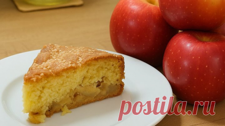 Яблочная шарлотка с корицей. Вкусно, быстро и ароматно.