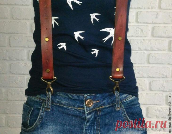 Как сделать кожаные подтяжки Нам понадобится — отрез шорно-седельной кожи длиной не менее 95 см, шириной не менее 8 см, 6 хольнитенов, кольцо металлическое диаметром 3 см, 3 карабина на 3 см (ширина), 2 или 4 ременных винта, воск...