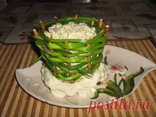 Делаем корзиночки из зеленого лука для праздничного стола |