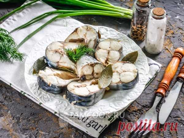 Скумбрия в микроволновке — рецепт с фото Вкусная отварная скумбрия в микроволновке приготовится за 10 минут! По желанию можно добавить лук и морковь.