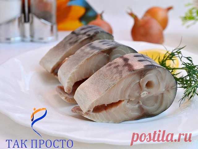Солю селедку и скумбрию по этому рецепту уже года три. Получается очень вкусная малосольная рыбка