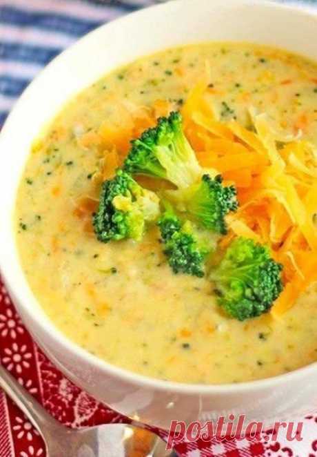 Сырный суп (с шампиньонами и брокколи) &nbsp;
Ингредиенты:&nbsp;
Шампиньоны &mdash; 5-7 шт.&nbsp;&nbsp;Сырки &mdash; 2 шт.&nbsp;&nbsp;Брокколи &mdash; 200 г&nbsp;&nbsp;Картофель &mdash; 1-2 шт.&nbsp;&nbsp;Морковь &mdash; 1 шт.&nbsp;&nbsp;Соль, растительное масло для обжарки&nbsp;
&nbsp;&nbsp;Приготовление:
1. Шампиньоны...