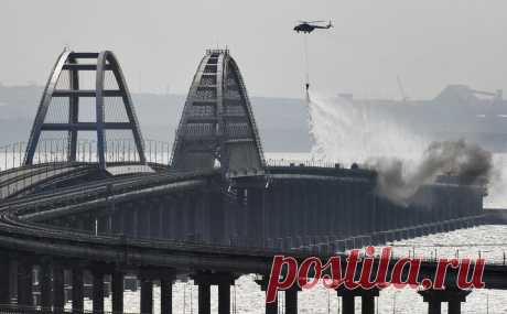 Глава СБУ рассказал, что лично спланировал теракт на Крымском мосту. Глава СБУ сообщил, что лично занимался подготовкой взрыва на Крымском мосту в октябре 2022 года, а суммарный вес гексогена в грузовике соответствовал 21 тонне тротила. Россия квалифицировала взрыв как теракт. Погибли пять человек