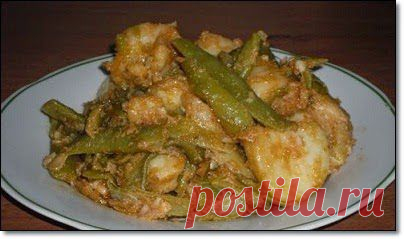 Картофель с беконом и фасолью в мультиварке
