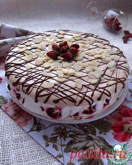 Торт-безе с вишней и фундуком - кулинарный рецепт