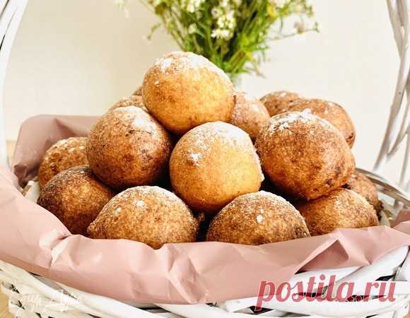 Творожные пончики. Ингредиенты: мягкий творог, яйца куриные, мука