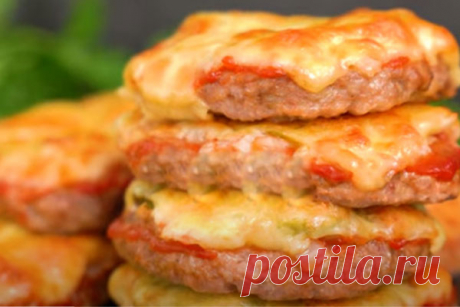 Вкуснейшие котлеты с начинкой в духовке - Кулинарная страница

Предлагаю альтернативу привычным котлетам на сковороде – вкуснейшие, сочные котлетки с начинкой в духовке. Все ингредиенты обмениваются вкусами за время выпекания и получается очень-очень вкусно и ароматно! И совсем не жирно