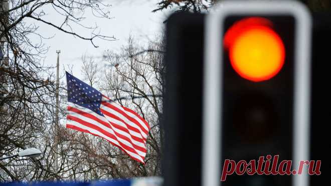 Полиция назвала число пострадавших при стрельбе на чемпионском параде в США. Начальник полиции Канзас-Сити, штат Миссури, Стейси Грейвз заявила, что один человек умер в результате стрельбы в городе, еще до 15 получили ранения. Об этом сообщает CNN. Инцидент произошел в рамках парада в честь победителей ...