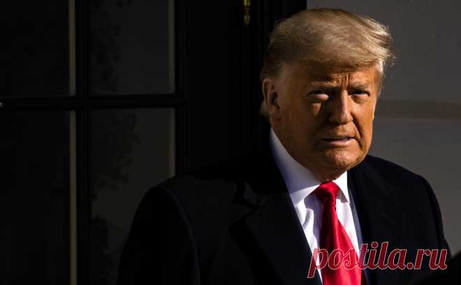 Трамп подал в суд на CNN и потребовал $475 млн компенсации. В исковом заявлении Трампа сказано, что телеканал навешивал на него клеветнические ярлыки, такие как «расист», «русский лакей», «мятежник» и «Гитлер»