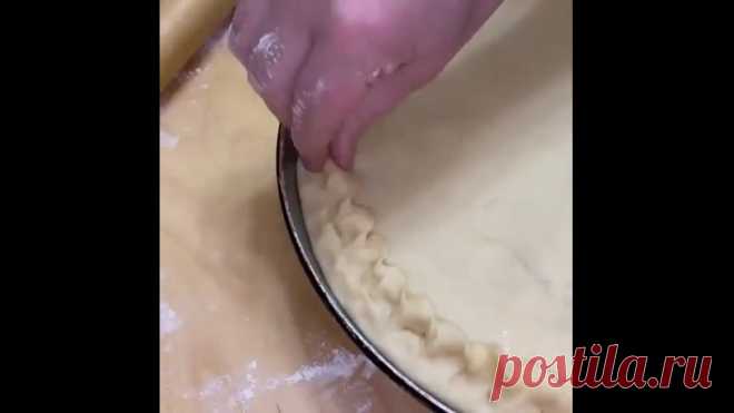 Татарские пироги заказывали?
Посмотрите какой шикарный пирог
⠀
Татарский трёхслойный пирог.
Форма 26 см(можно взять и побольше размер).
⠀
Для начала займёмся начинкой:
1. Курагу и чернослив хорошо промыть. Замочить в кипятке на пару часов, а лучше на ночь: 400 г кураги и 250 мл воды, 200 г чернослива и 130 мл воды.
2. Лимонная начинка: Берём половинку лимона пропускаем через мясорубку вместе со шкуркой(только обязательно уберите косточки). Добавляем 200 гр сахар...