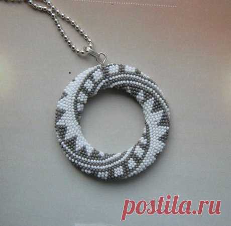 Mandala beaded Pendant gray-white by DONAULUFT