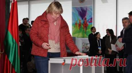 ЦИК Белоруссии: за Лукашенко на выборах проголосовали свыше 5,13 млн избирателей. Глава Центральной избирательной комиссии Белоруссии Игорь Карпенко сообщил, что за Александра Лукашенко на прошедших выборах президента проголосовали 86,82% избирателей, или свыше 5,13 млн отдавших свой голос. Читать далее