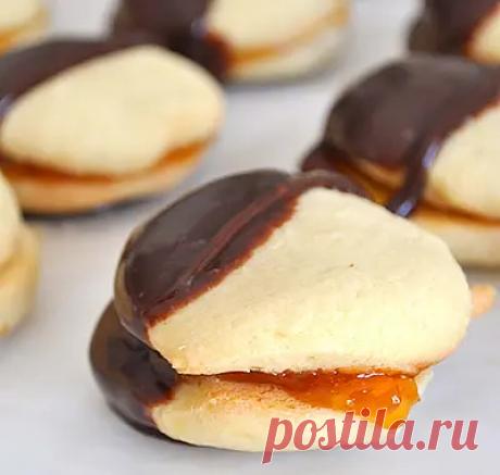 Рецепт миндального печенья в шоколадной глазури