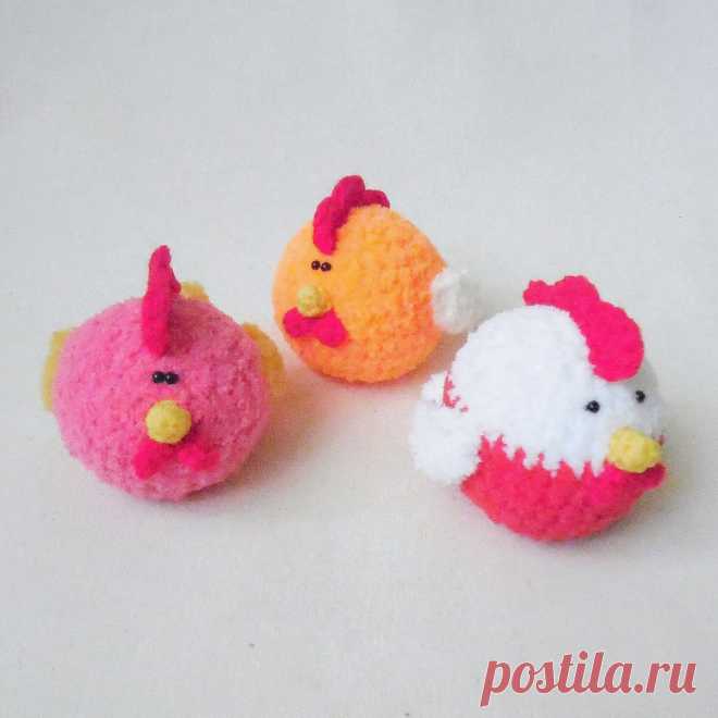 PDF Петушок на ёлку крючком. FREE crochet pattern; Аmigurumi cock patterns. Амигуруми схемы и описания на русском. Вязаные игрушки и поделки своими руками #amimore - плюшевый петух, маленький петушок из плюшевой пряжи, украшение.