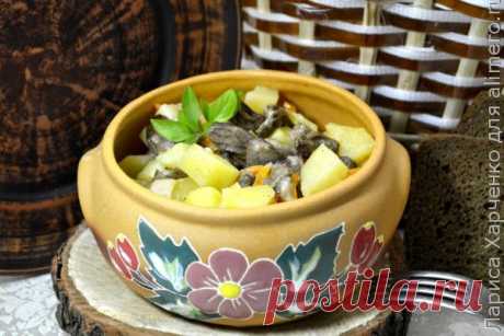 👌 Томлёное жаркое в горшочках с куриными сердечками, рецепты с фото Что ни приготовь в горшочках – всё-всё непременно будет очень вкусным, невероятно нежным, как бы томлёным… Именно такими аппетитными эпитетами можно описать чудесное жаркое с курин...