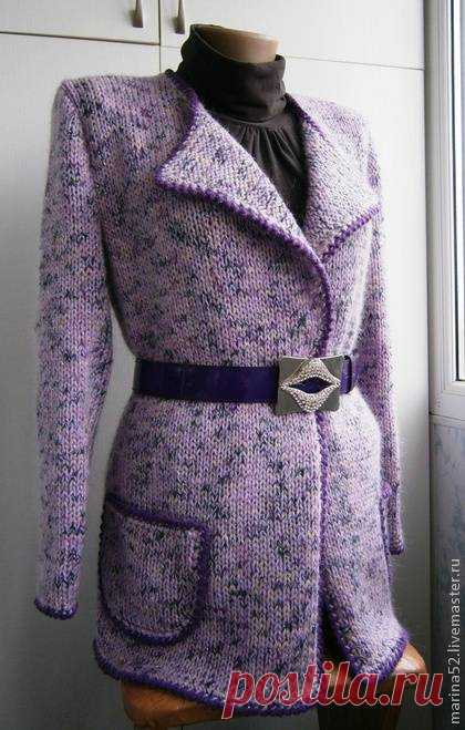 Жилетки с воротником.