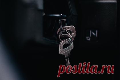 Вылечившийся от COVID-19 россиянин подарил врачам машину в знак благодарности. Житель Приморья, который вылечился от COVID-19 в одном из госпиталей Владивостока, в знак благодарности подарил сотрудникам медучреждения автомобиль. По словам главного врача учреждения Анатолия Гереца, россиянин тяжело переносил заболевание — его лечение заняло три недели.