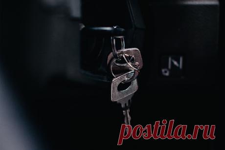 Вылечившийся от COVID-19 россиянин подарил врачам машину в знак благодарности. Житель Приморья, который вылечился от COVID-19 в одном из госпиталей Владивостока, в знак благодарности подарил сотрудникам медучреждения автомобиль. По словам главного врача учреждения Анатолия Гереца, россиянин тяжело переносил заболевание — его лечение заняло три недели.