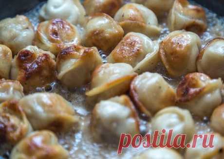 Новый способ жарить пельмени. Получатся вкусно даже невкусные магазинные | Кулинарный техникум | Яндекс Дзен