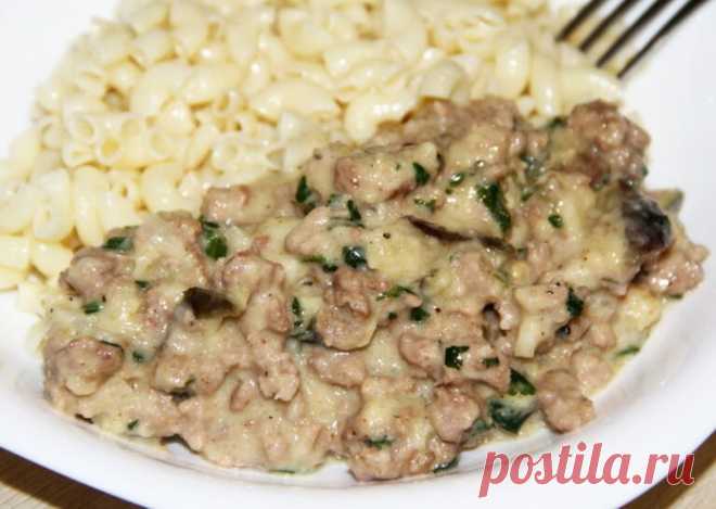Соус из фарша с баклажанами и плавленым сыром