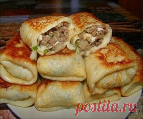 15 самых вкусных начинок для блинчиков.
1. Блины с начинкой из яиц
Состав: 4 яйца, 50 гр. зеленого лука, 5-10 гр. укропа, соль.
Отварить 4 яйца. Натереть вареные яйца на терку. Обжарить зеленый лук 50 гр. Укроп 5-10 гр. Соль по вкусу.
2. Творожная начинка в блины
Состав: Творог 500 гр., 1 желток яйца, 2 столовые ложки сахара, 50 гр. изюма.
Берем творог, добавляем в него один желток, сахар, перетираем все с творогом.
В получившуюся массу добавляем изюм. Предварительно замоченный в
кипятке.
3.