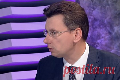 Власти опровергли слова российского министра о повышении зарплаты учителям. Власти Оренбургской области опровергли информацию о словах министра образования региона Алексея Пахомова, который якобы заявил, что не нужно повышать зарплаты учителям. Об этом сообщили в областном правительств. Так власти отреагировали на информацию, согласно которой министр возмутился повышением зарплат учителей.