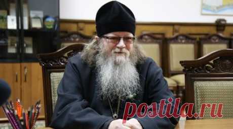 «Он всем желал мира»: вдова погибшего в результате теракта священника Николая Котельникова рассказала о своей семье. Глава Дагестана Сергей Меликов передал госнаграды местным правоохранителям и родственникам погибших при терактах в Дербенте и Махачкале. Среди награждённых — священник Николай Котельников. Указом президента он удостоен ордена Мужества посмертно. Награду получала его супруга, матушка Валентина. После церемонии она рассказала RT о семье, муже и его служении. Читать далее