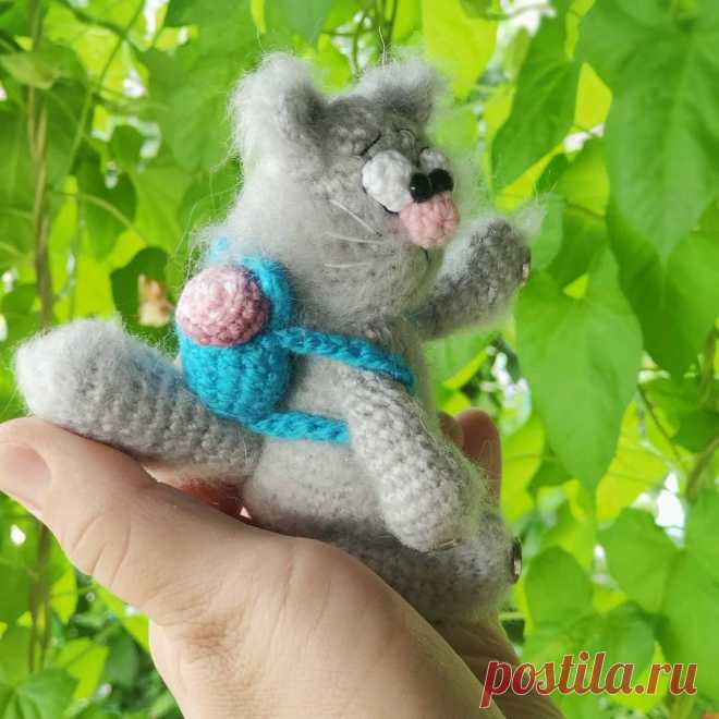 Бесплатное описание амигуруми мастер-класс крючком магнит кот-воришка