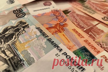 В России приняли закон о цифровом рубле. Госдума приняла во втором и третьем чтении закон о цифровом рубле, создающий основу для его внедрения и использования. Документ определяет ряд понятий, таких как «платформа цифрового рубля» и «цифровой счет (кошелек)». За Центральным банком России будет закреплен статус оператора платформы цифровой национальной валюты.