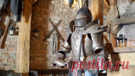 Путешествие в средневековье.Детенице,Чехия Представьте себе что вы спите в теплой кровати гостиничного номера и сквозь сон слышите где-то вдалеке волчий вой. А потом вы просыпаетесь от жуткого