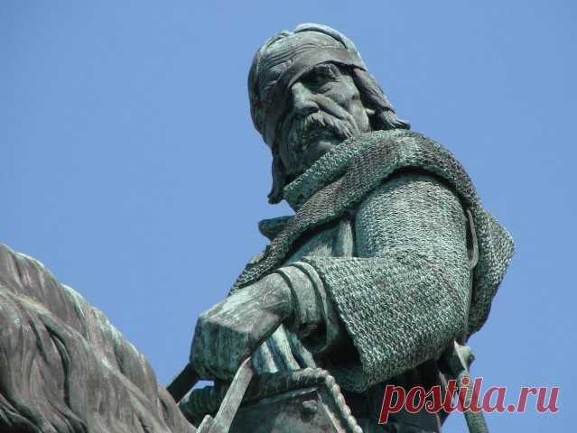 Страшный слепец, не знавший поражений | Чёрт побери Почти за сто лет до того, как Мартин Лютер запостил свою декларацию, чешский священник Ян Гус уже начал кидать минусы в сторону римско-католической церкви, а именно - продажи индульгенций, практика, которая многих бесила уже в Средние века.  Индульгенция - это когда можно купить прощение за любой грех. Примерно так: - А сколько стоит прощение греха прелюбодеяния? - 10 монет, сын мой. - А оптом? - 5 монет, сын мой. - Дайте...