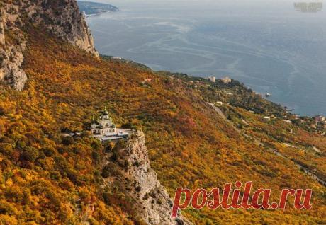 Новости Воскресенская церковь. Около посёлка Форос, Крым. Автор фото — Владимир Колесников: