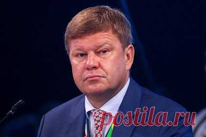 Губерниева назвали мерзавцем из-за ситуации с массовым завалом лыжниц. Старший тренер сборной России по лыжным гонкам Егор Сорин раскритиковал комментатора Дмитрия Губерниева. «До окончания официальной проверки и оценки действий людей, отвечающих за проведение конкретной гонки и в целом Спартакиады, позволяете себе оскорблять и поливать грязью людей», — заявил он.