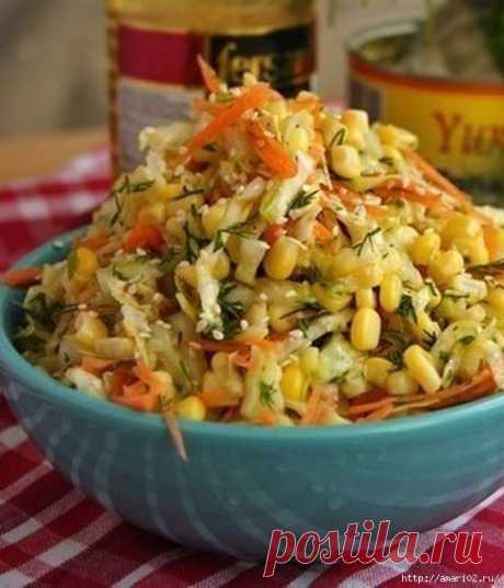 Легкий, свежий, без майонеза салат из пекинской капусты с кукурузой.